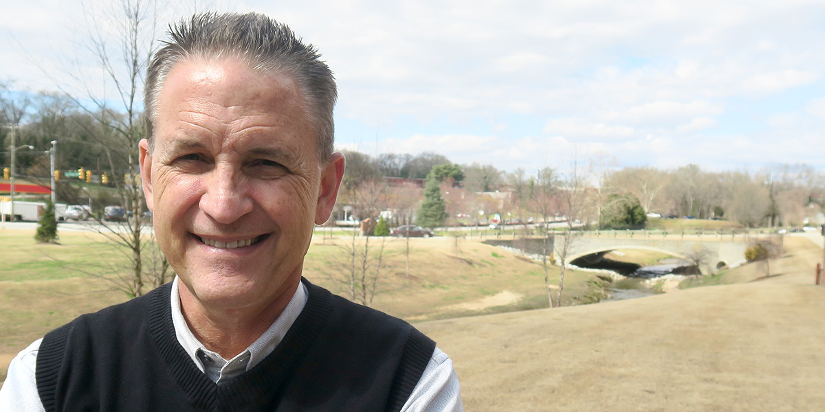 Peter Donnan, MD, doctor at Medical Group of the Carolinas – Internal Medicine in Spartanburg, SC smiles at the camera