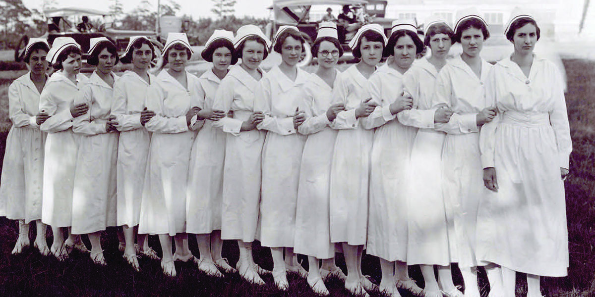 Nurses class of 1922 1200x600.jpg