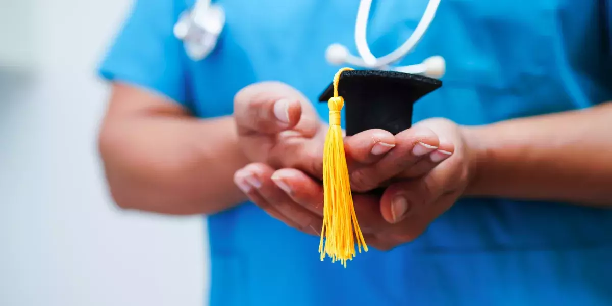Residency_Fellowship_Graduation_1200x600px_20240621.png
