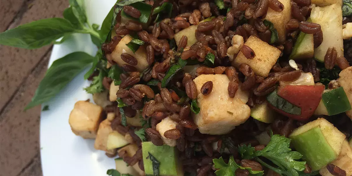 Apple farro salad with chicken